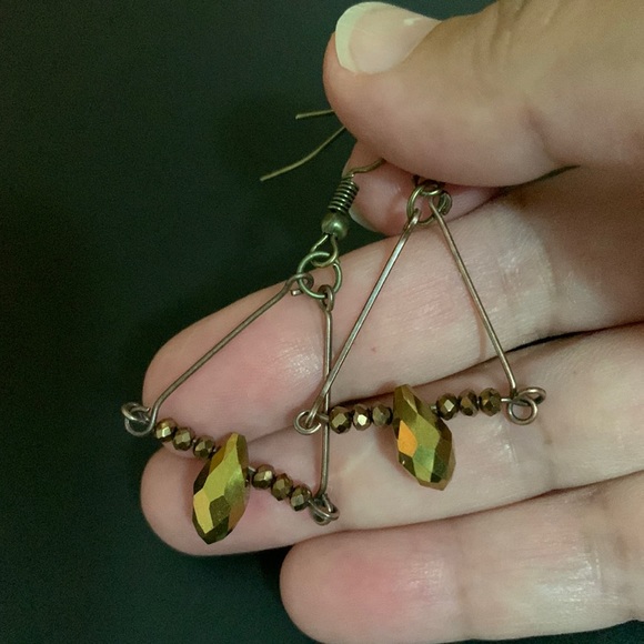 🦋Beautiful Crystals earring vintage antique finish 🦋NWOT - Picture 9 of 9